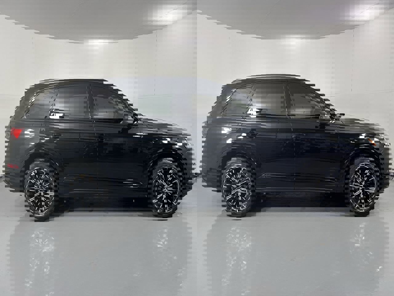 Used 2023 Audi Q7 3.0T Premium Plus w/ Premium Plus Package image 38