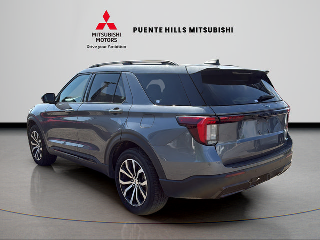 Used 2025 Ford Explorer ST-Line AWD/4WD image 7