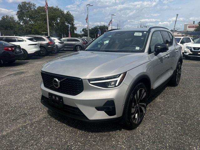 Certified 2023 Volvo XC40 B5 Plus w/ Protection Package Premier image 6