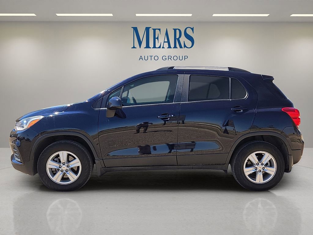 Used 2021 Chevrolet Trax LT w/ LT Convenience Package AWD/4WD image 2