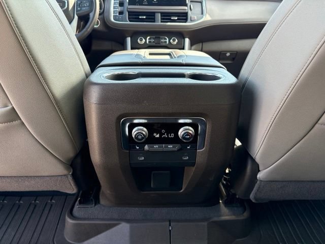 Certified 2022 GMC Yukon SLT w/ SLT Premium Package AWD/4WD image 22