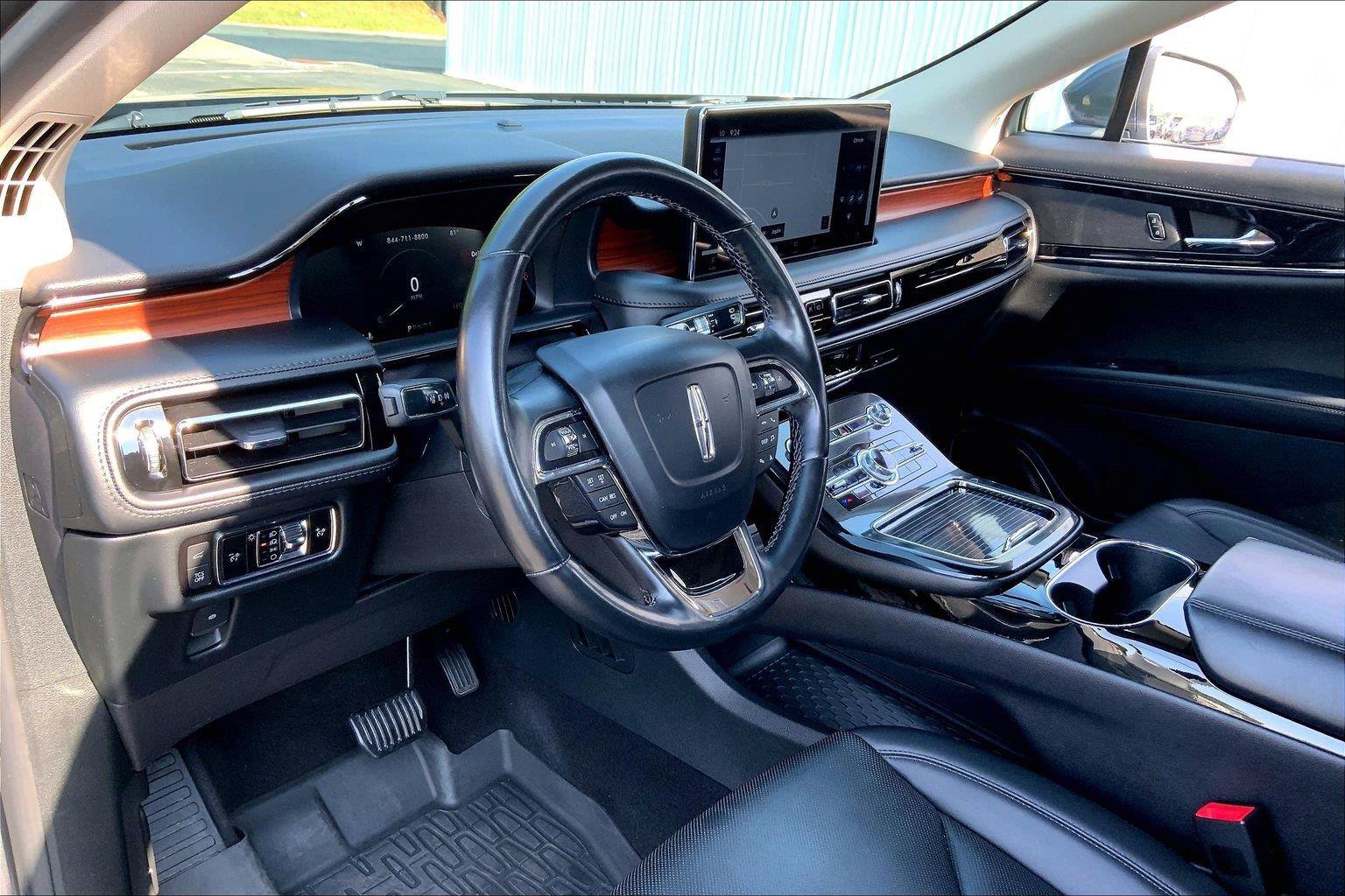 Used 2023 Lincoln Nautilus Reserve AWD/4WD image 12