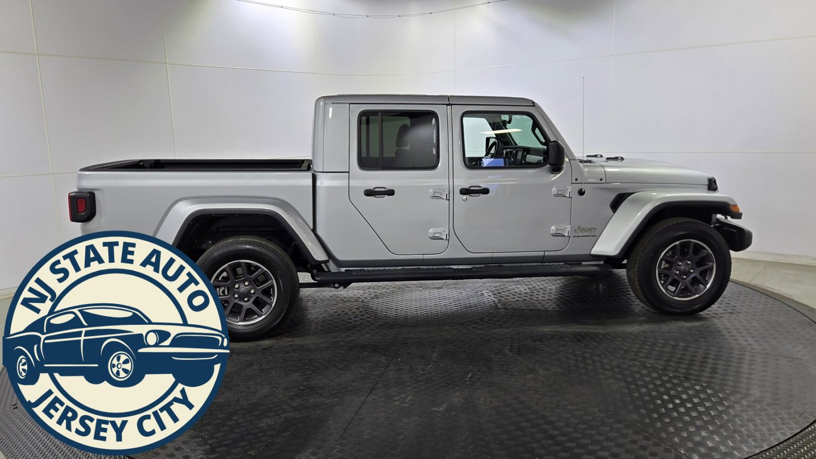Used 2023 Jeep Gladiator Overland image 8