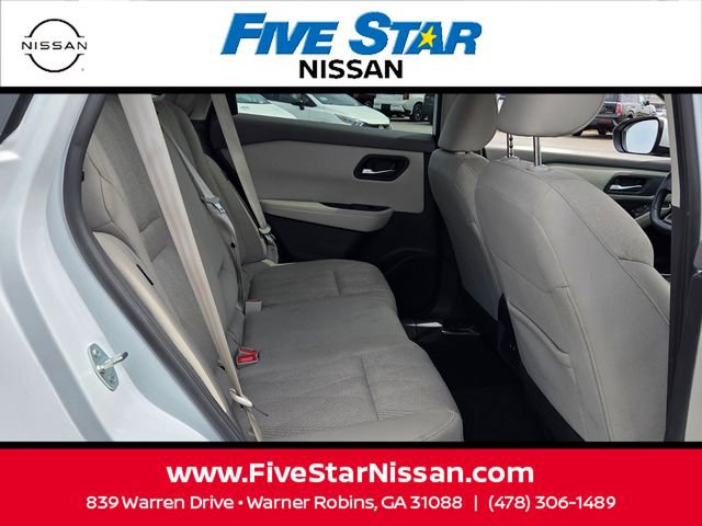 Used 2025 Nissan Rogue SV image 16