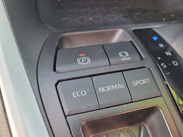Used 2024 Toyota RAV4 XLE FWD image 26
