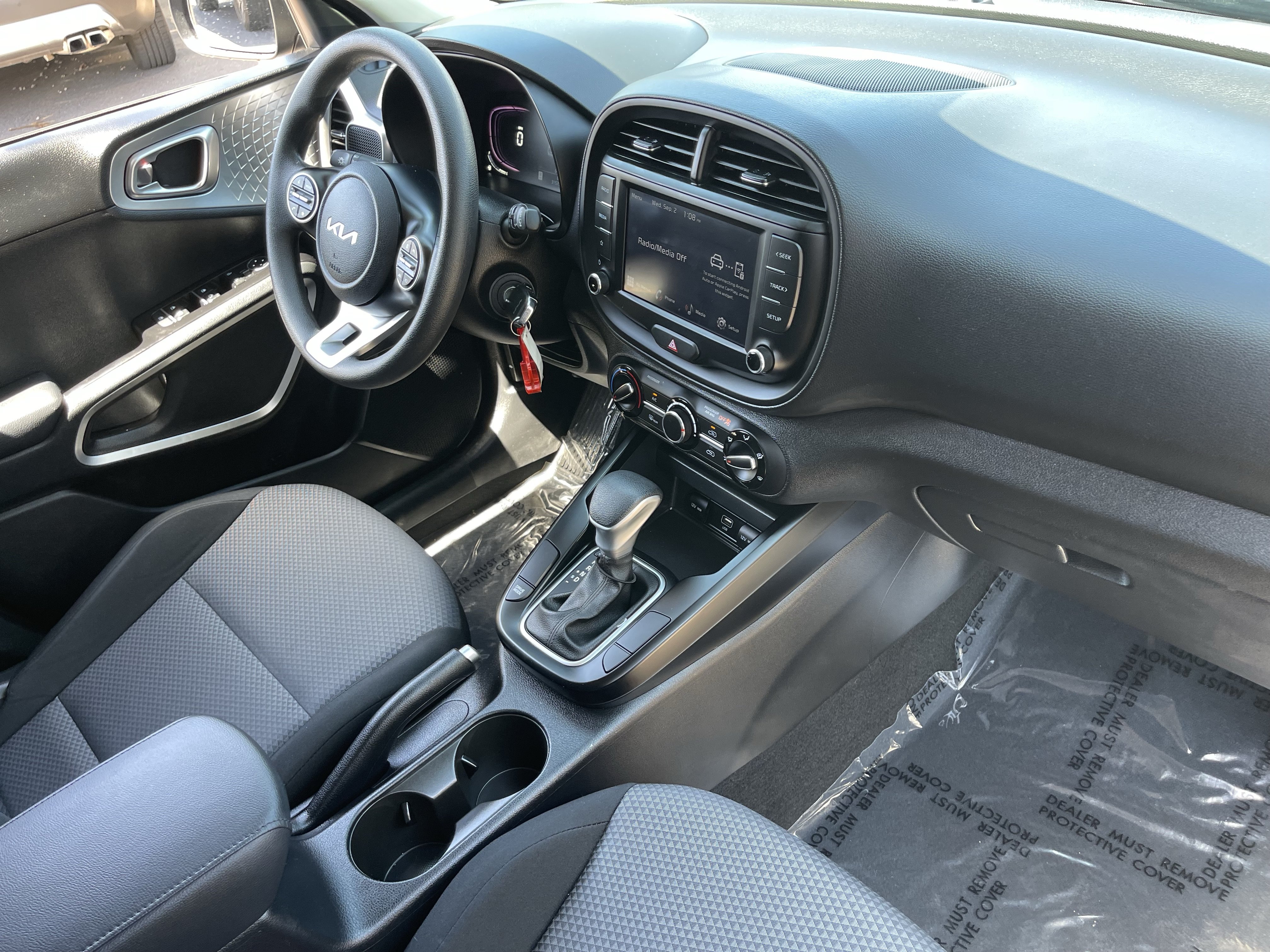 Certified 2023 Kia Soul LX w/ LX Technology Package FWD image 11