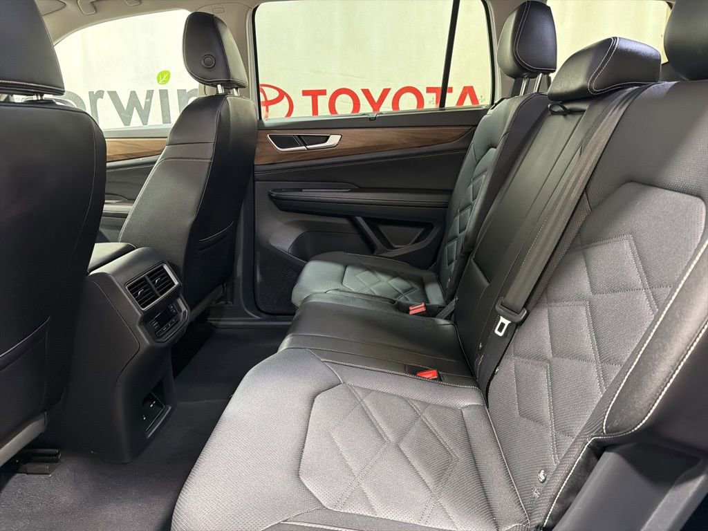 Used 2025 Volkswagen Atlas SE AWD/4WD image 19