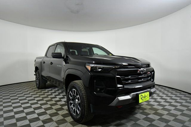 Used 2024 Chevrolet Colorado Z71 w/ Z71 Convenience Package 2 image 8