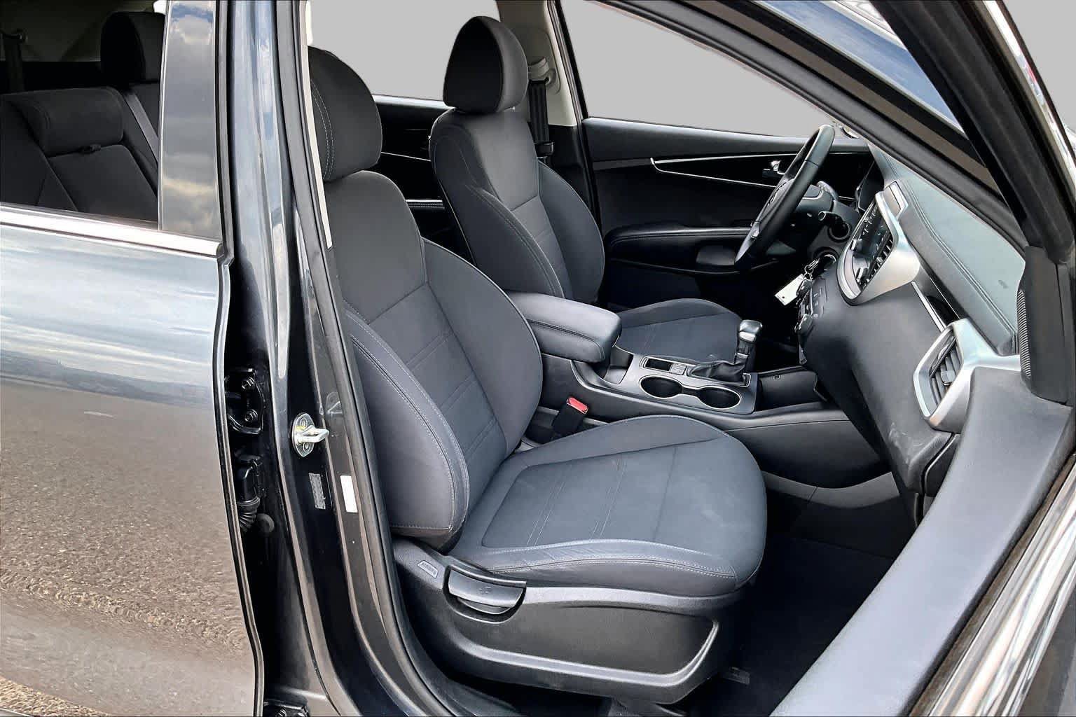 Used 2019 Kia Sorento S AWD/4WD image 9