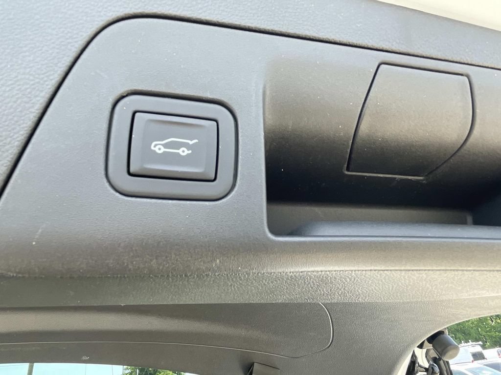 Used 2023 Buick Envision Preferred AWD/4WD image 9