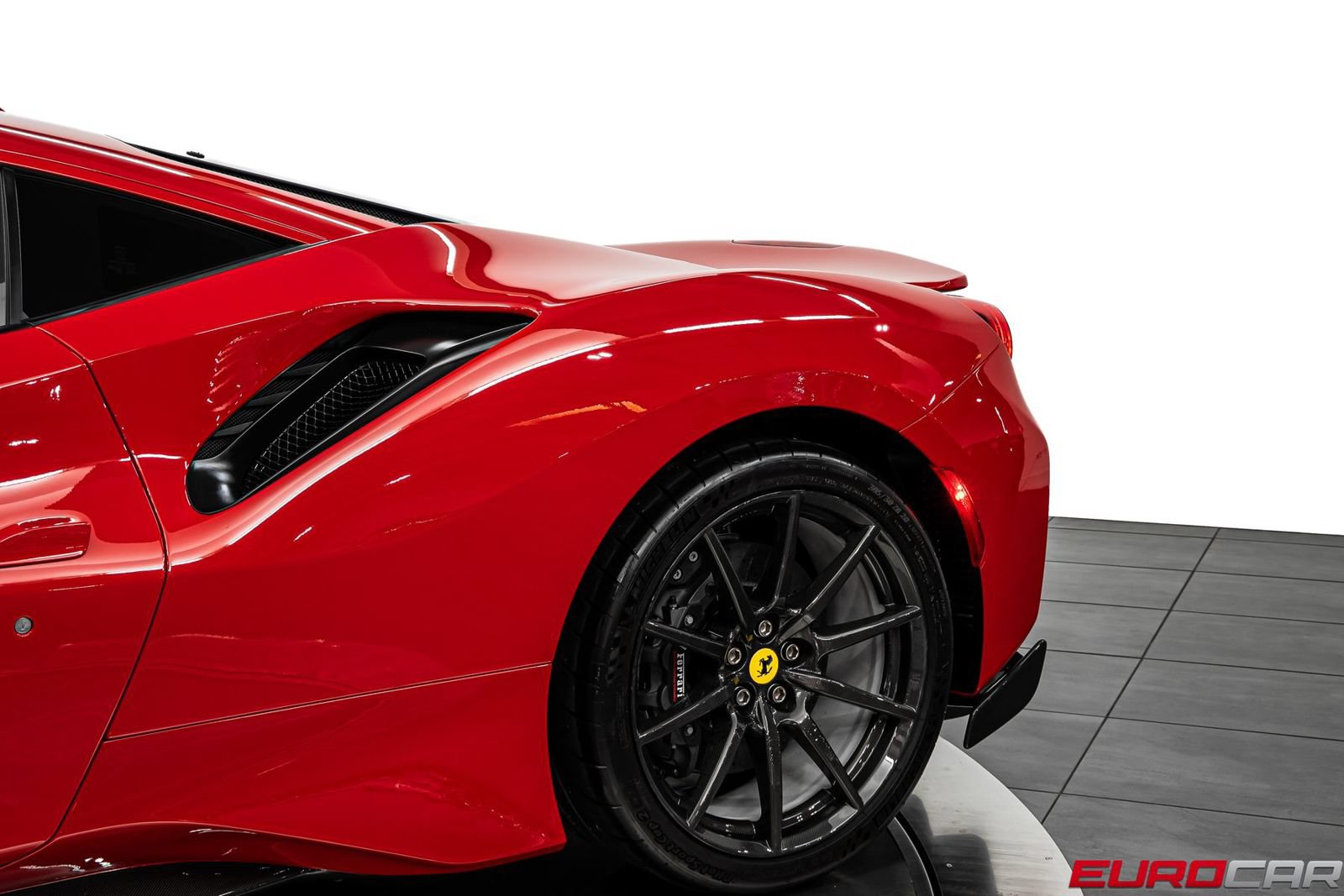 Used 2019 Ferrari 488 Pista Coupe RWD image 19