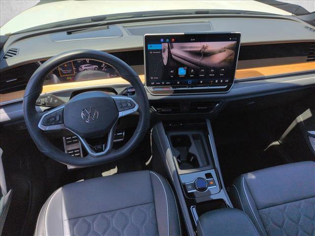 New 2026 Volkswagen Tiguan SEL R-Line AWD/4WD image 15