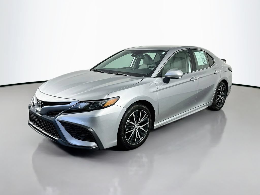 Used 2023 Toyota Camry SE w/ Convenience Package FWD image 3