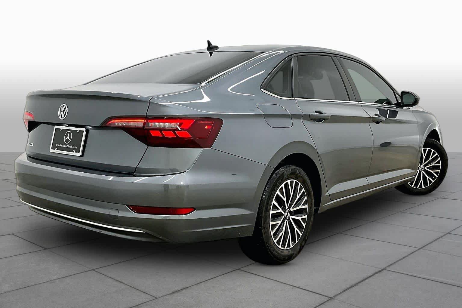 Used 2021 Volkswagen Jetta SE FWD image 13