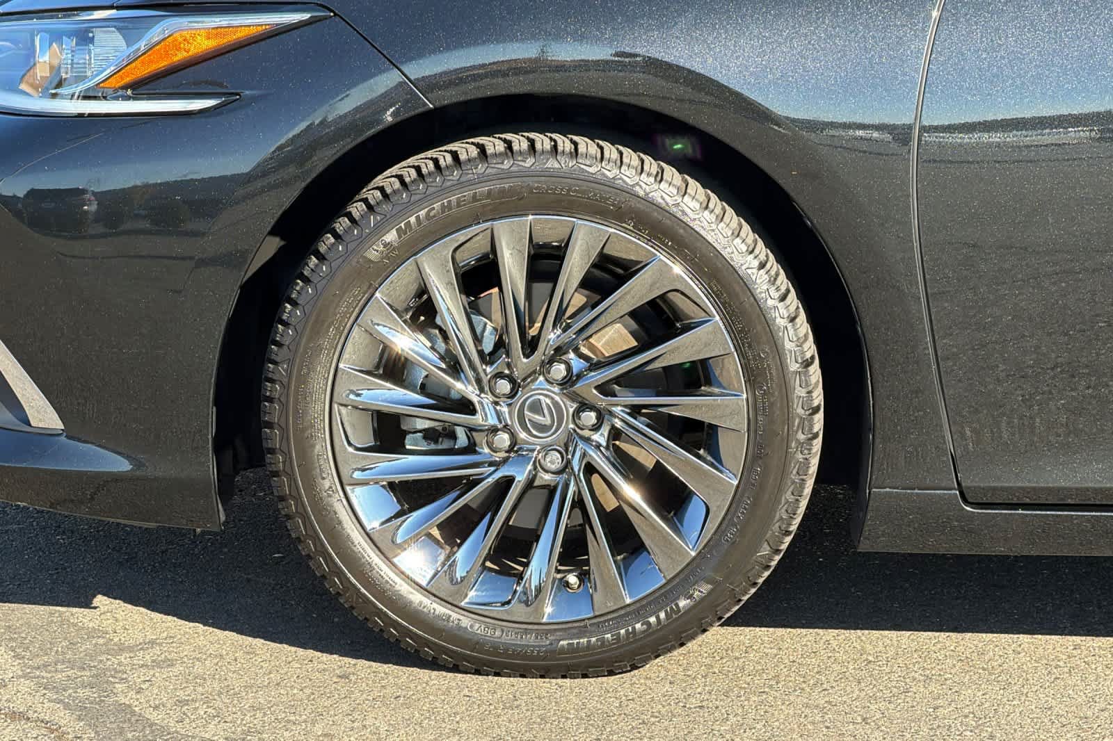 Used 2024 Lexus ES 350 w/ Accessory Package (Z2) FWD image 30