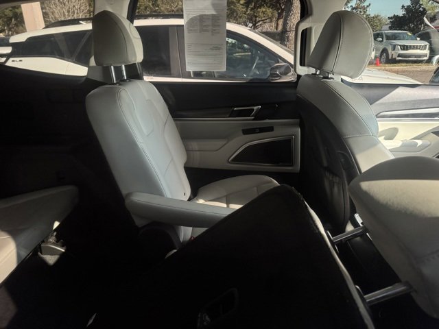 Used 2024 Kia Telluride S image 6