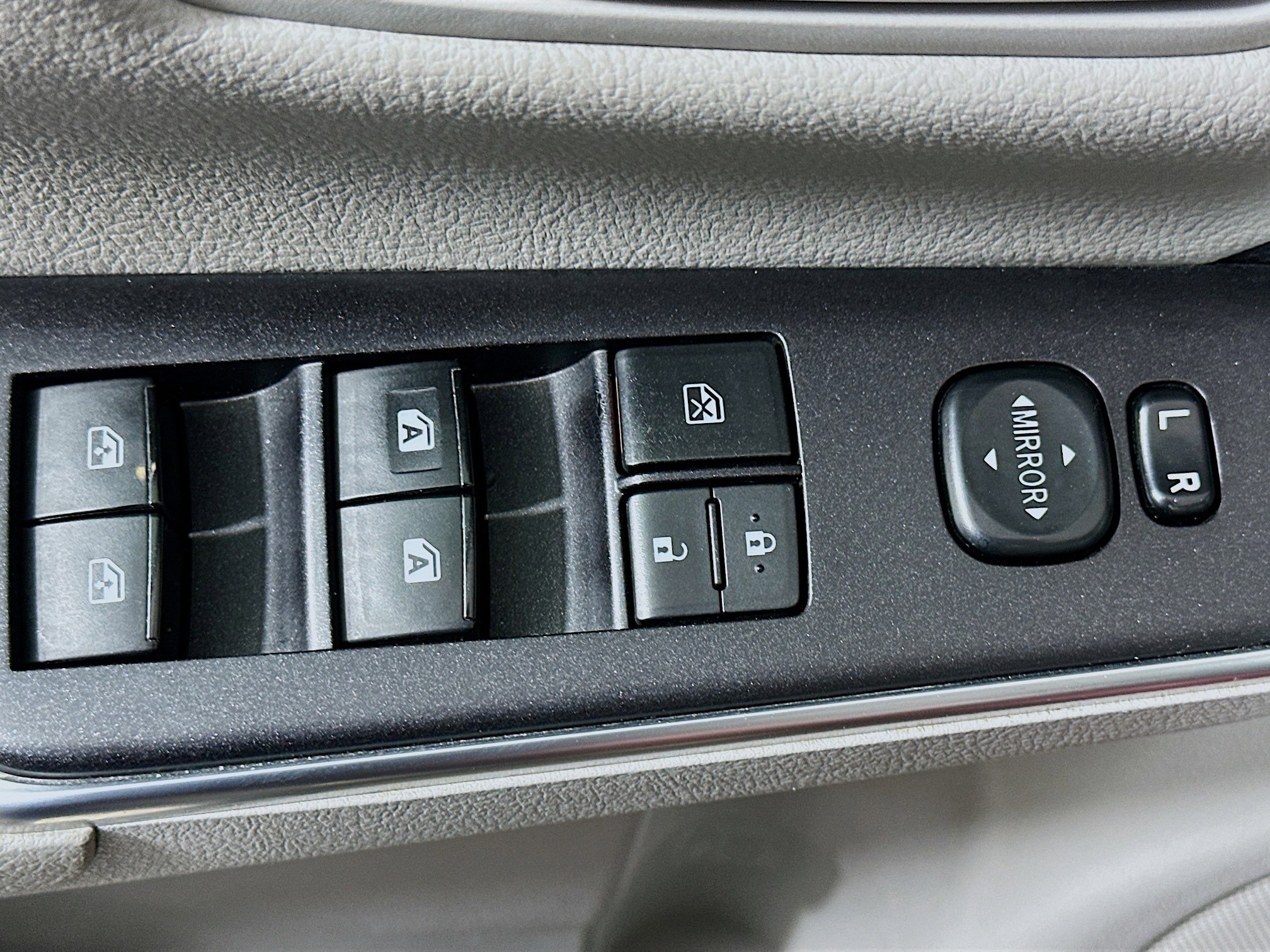 Used 2015 Toyota Camry LE image 15