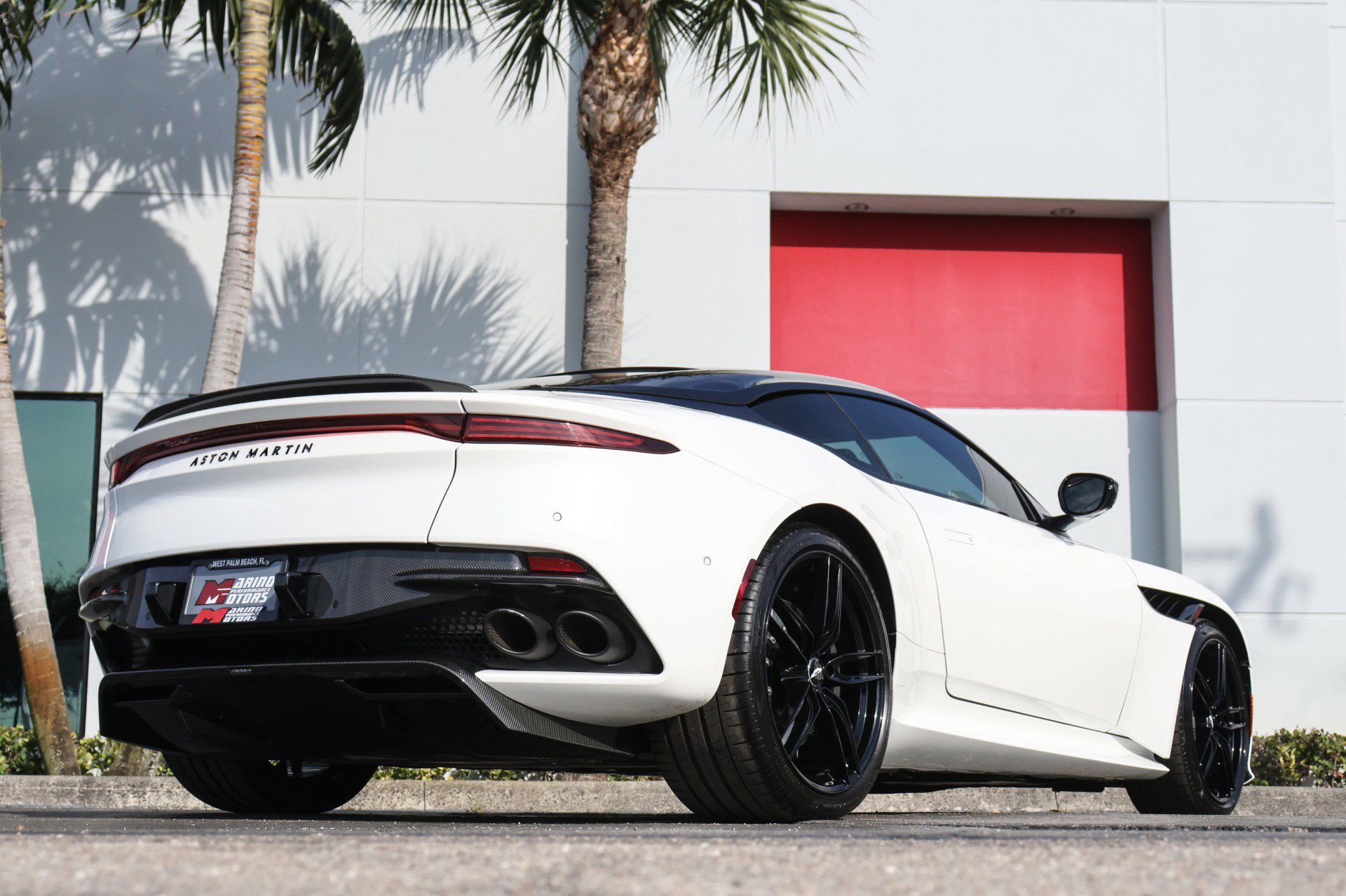Used 2019 Aston Martin DBS Superleggera image 32