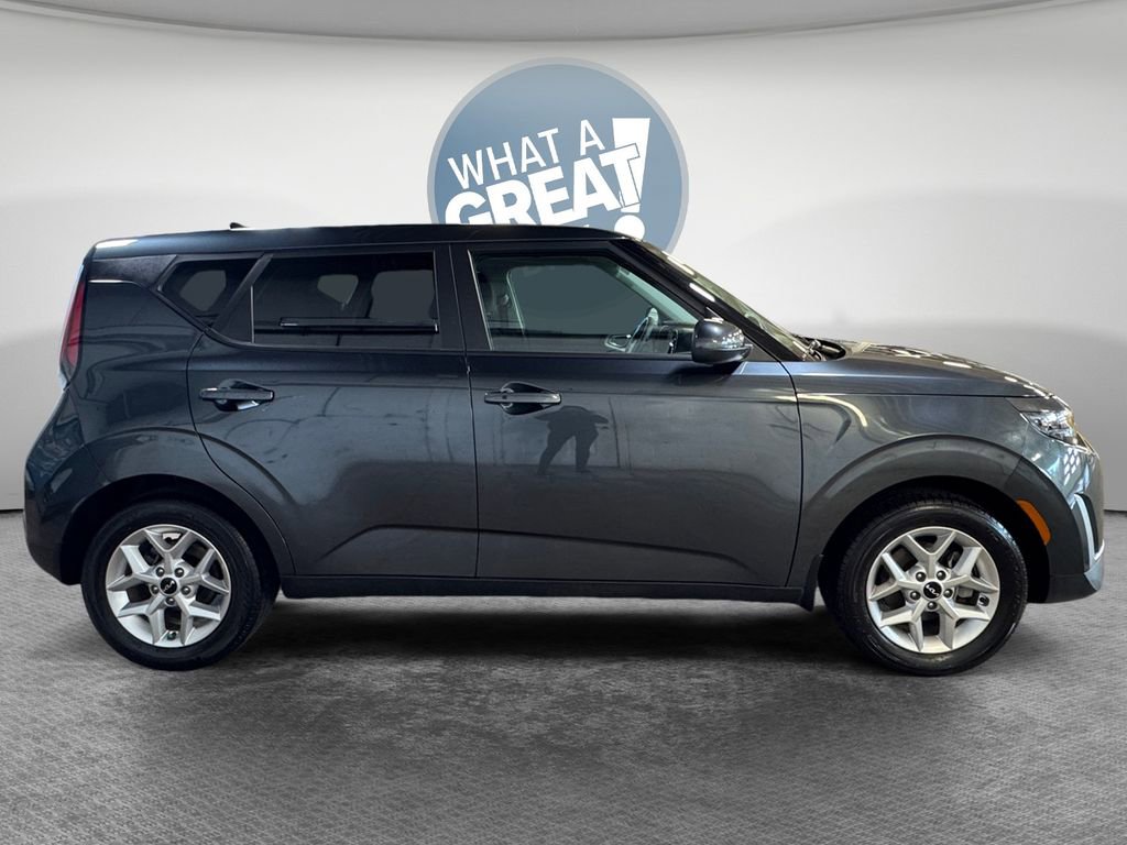 Certified 2023 Kia Soul S FWD image 2
