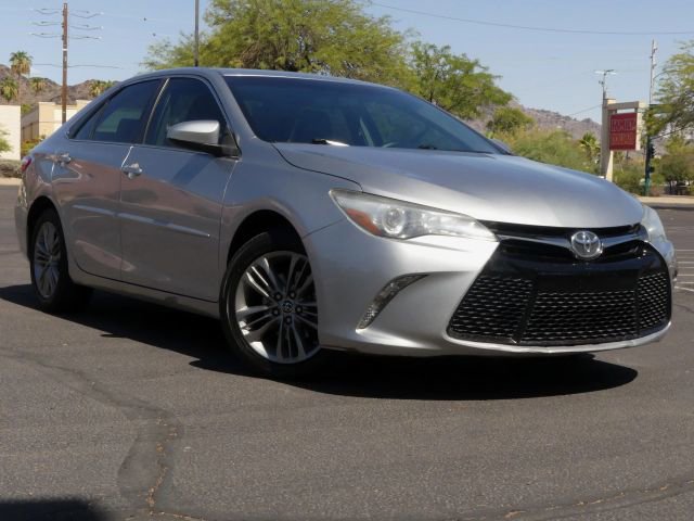 Used 2015 Toyota Camry SE image 1