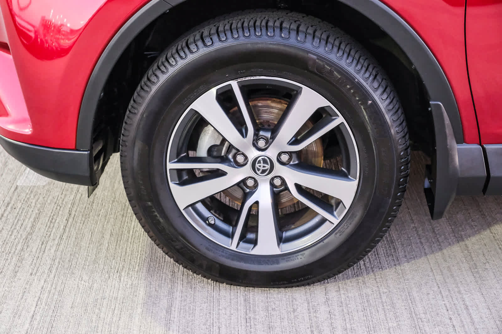 Certified 2018 Toyota RAV4 XLE FWD image 10