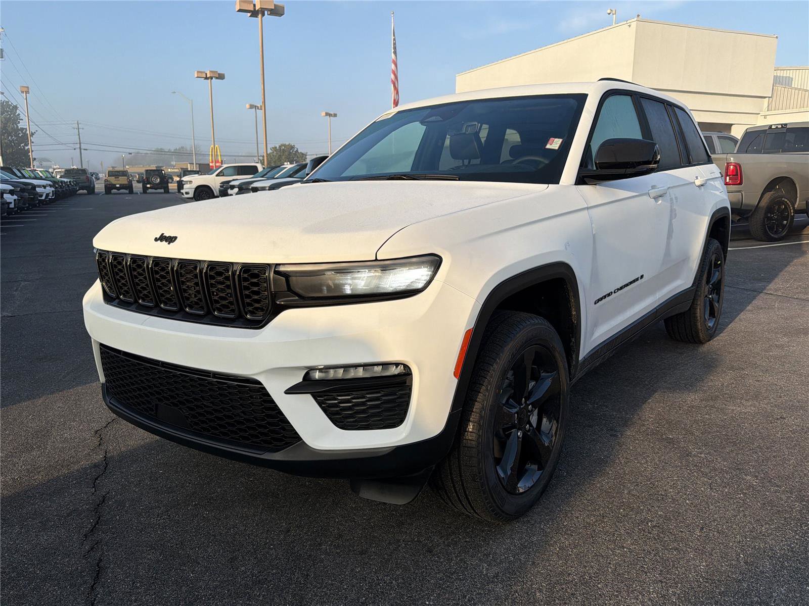 New 2025 Jeep Grand Cherokee Limited w/ Black Appearance Package image 2