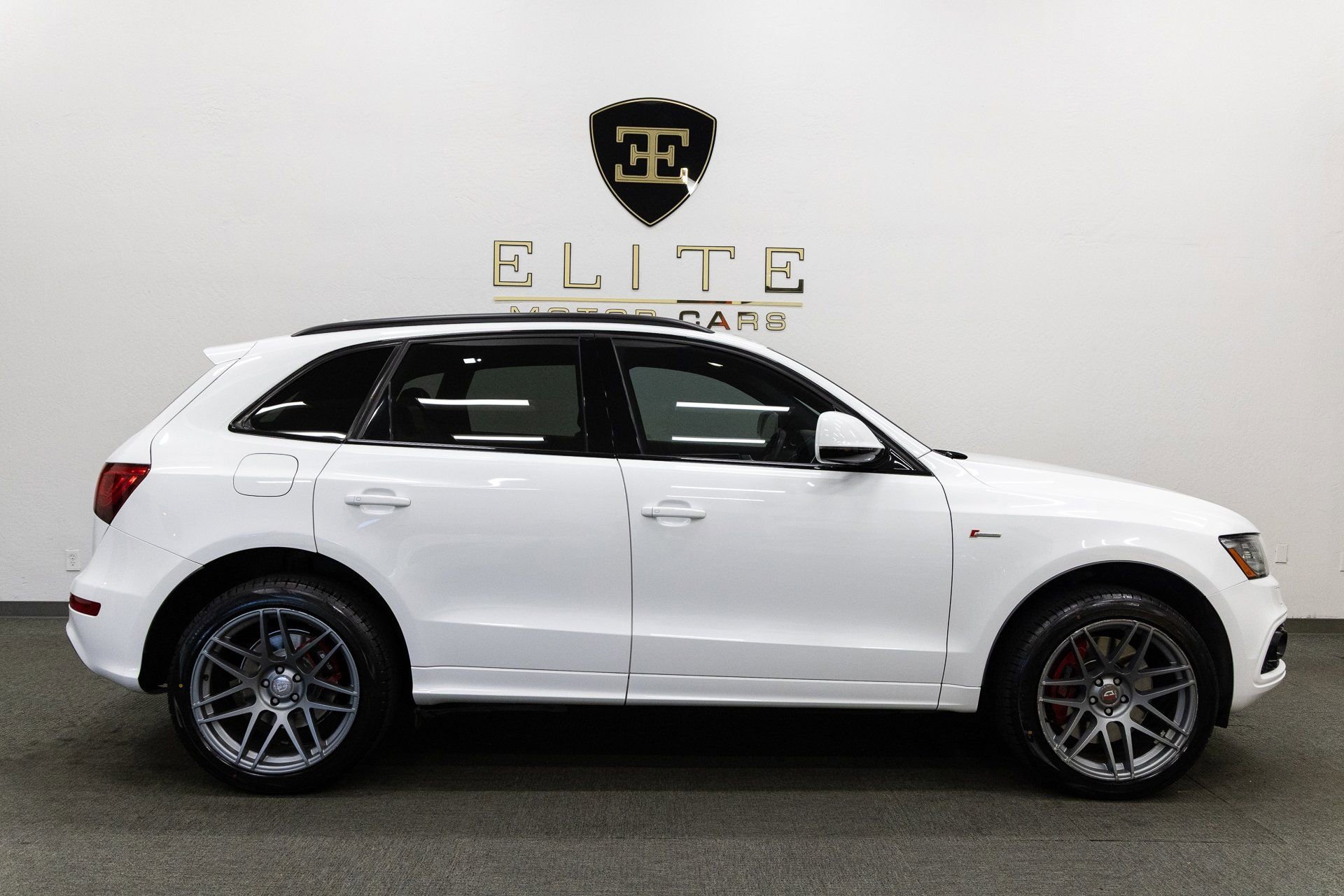 Used 2016 Audi SQ5 Premium Plus w/ Technology Package image 10