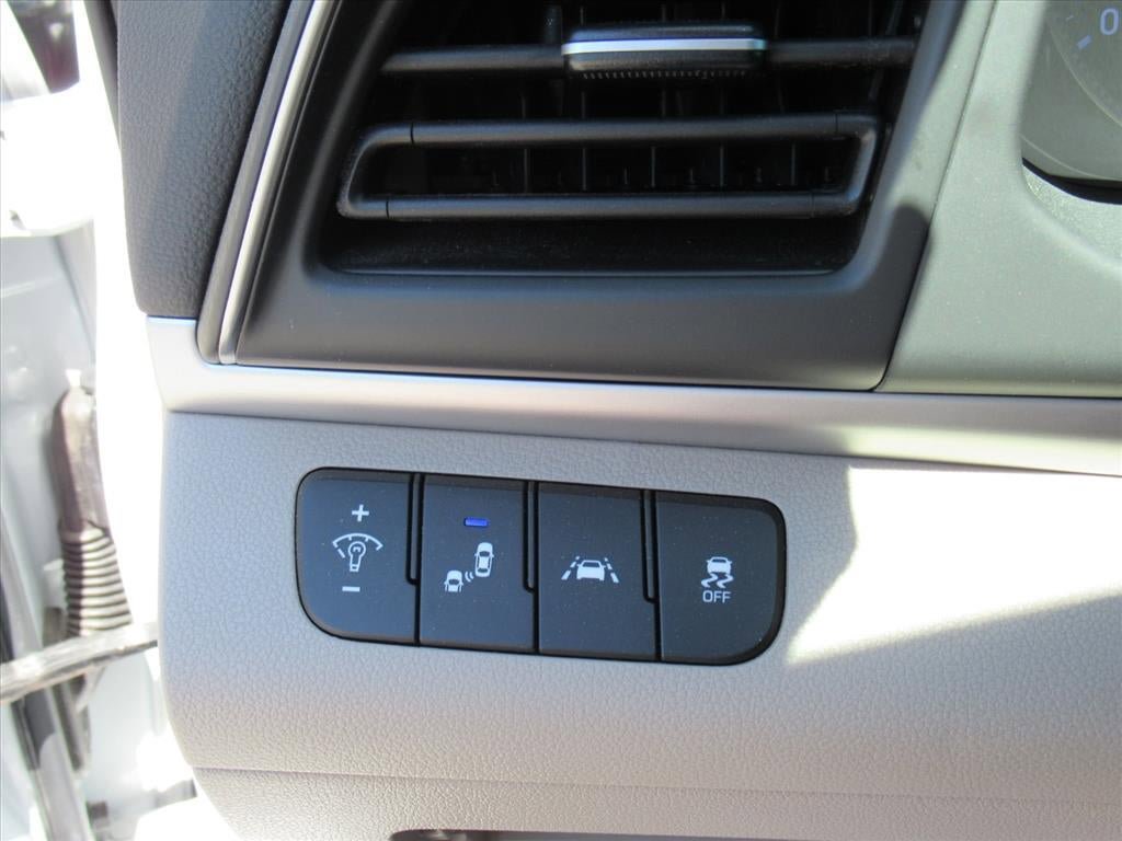 Used 2020 Hyundai Elantra SEL FWD image 21