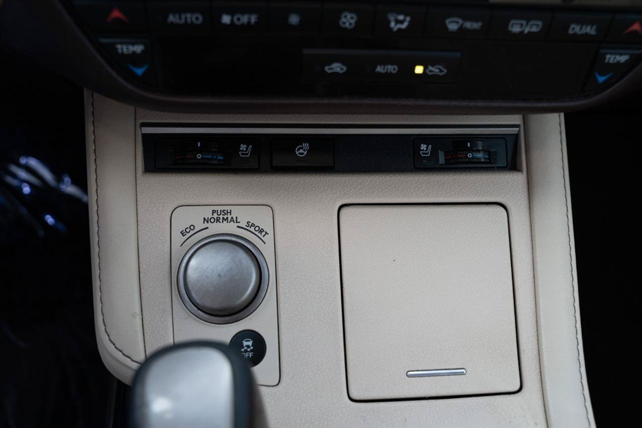 Used 2017 Lexus ES 350 w/ Navigation System Package FWD image 21