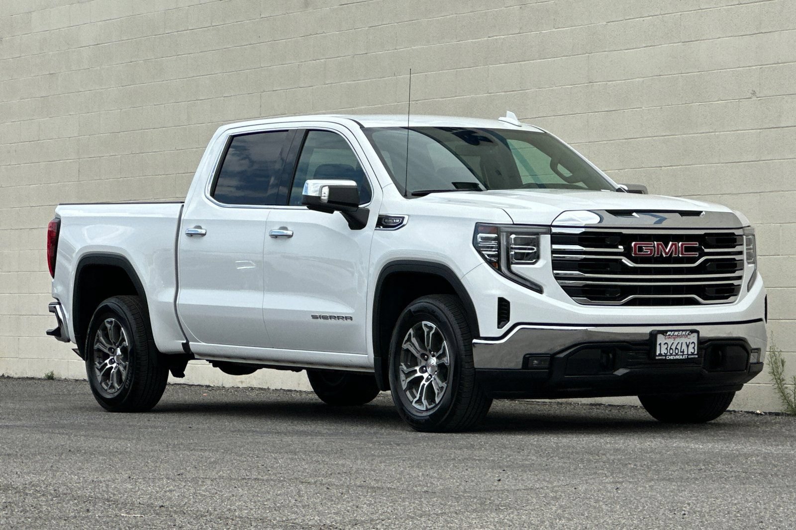 Certified 2024 GMC Sierra 1500 SLT RWD image 2