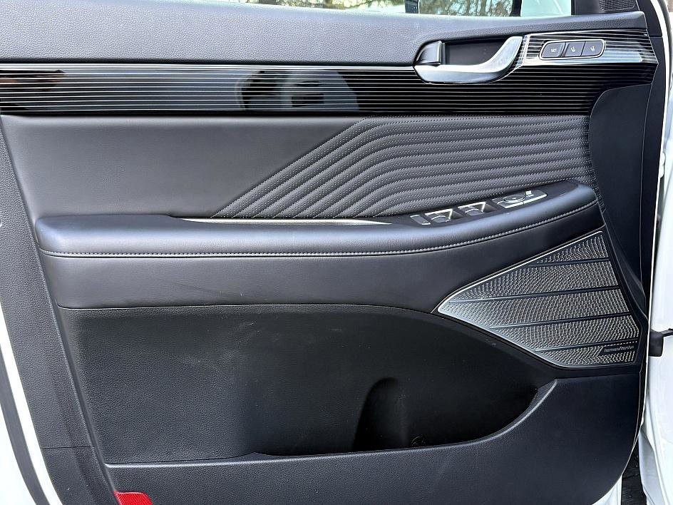 Used 2025 Hyundai Palisade Calligraphy image 17