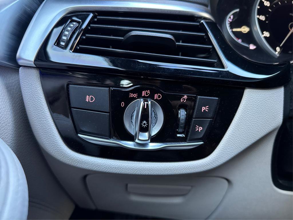 Used 2017 BMW 530i w/ Premium Package image 17