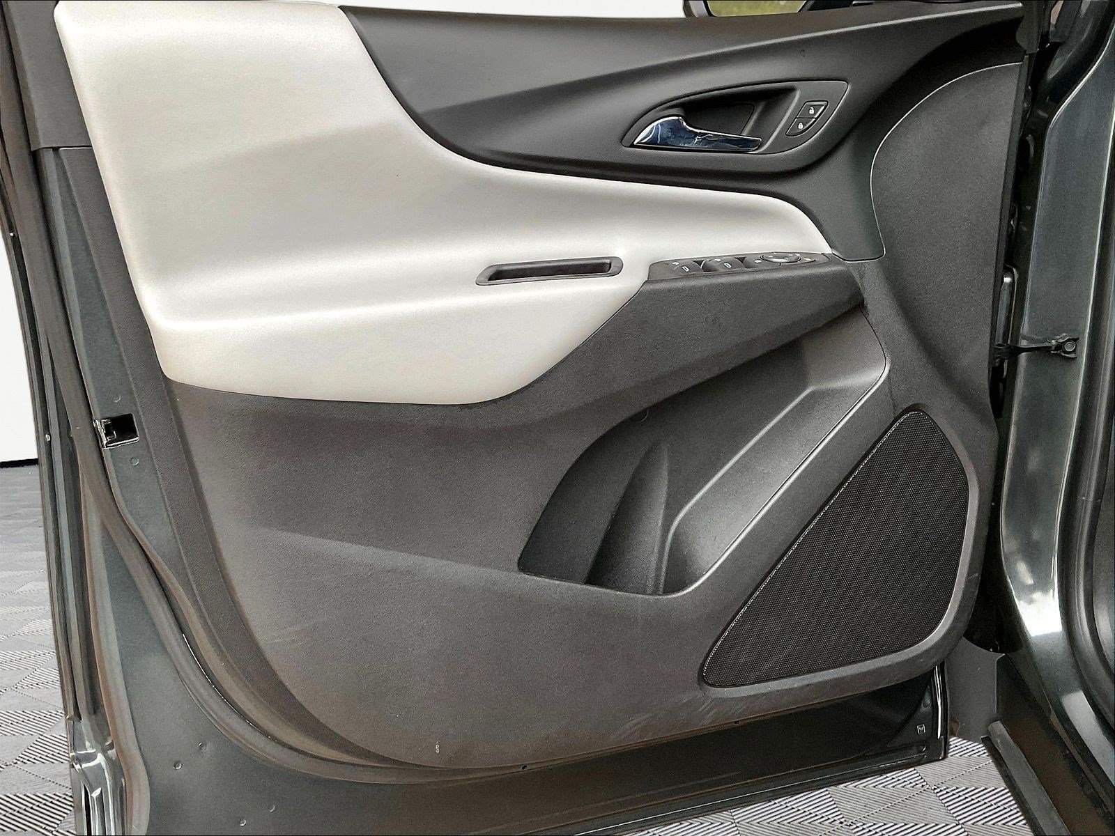 Used 2021 Chevrolet Equinox LS w/ LPO, Blackout Package FWD image 19
