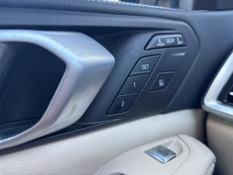 Used 2021 BMW X7 xDrive40i w/ Premium Package AWD/4WD image 45