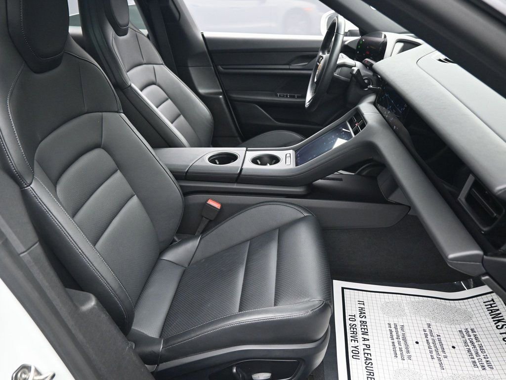 Used 2022 Porsche Taycan image 33