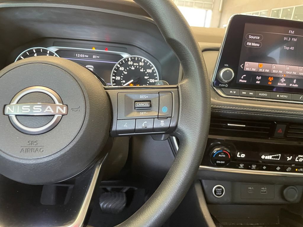 Certified 2022 Nissan Rogue SV FWD image 14