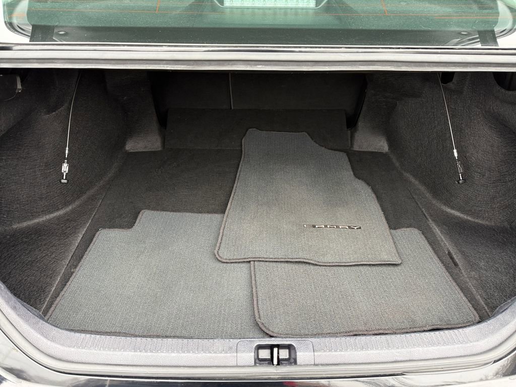 Used 2024 Toyota Camry SE image 22