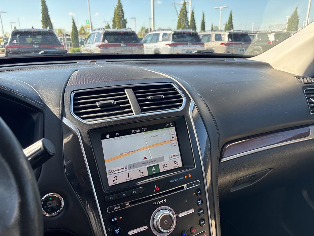 Used 2018 Ford Explorer Platinum image 3