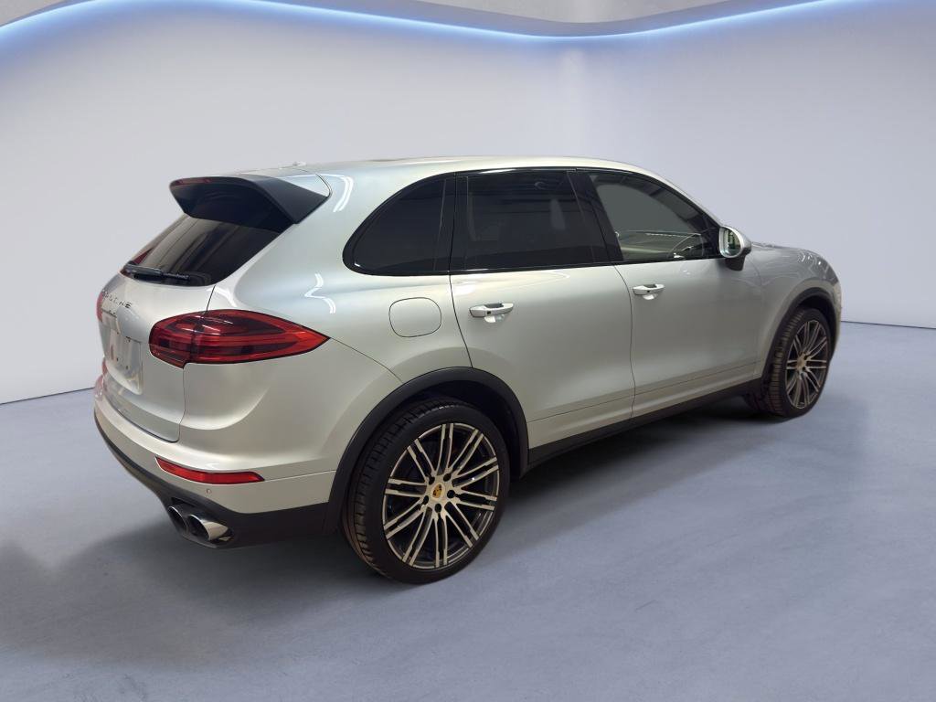 Used 2016 Porsche Cayenne Turbo image 6