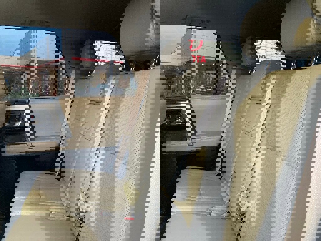 Used 2024 Toyota 4Runner Limited image 11