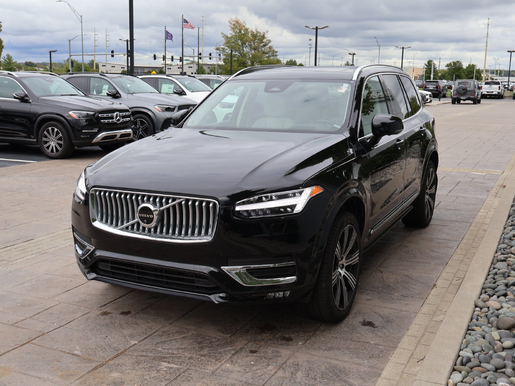 Used 2025 Volvo XC90 B6 Ultra w/ Protection Package Premier AWD/4WD image 4