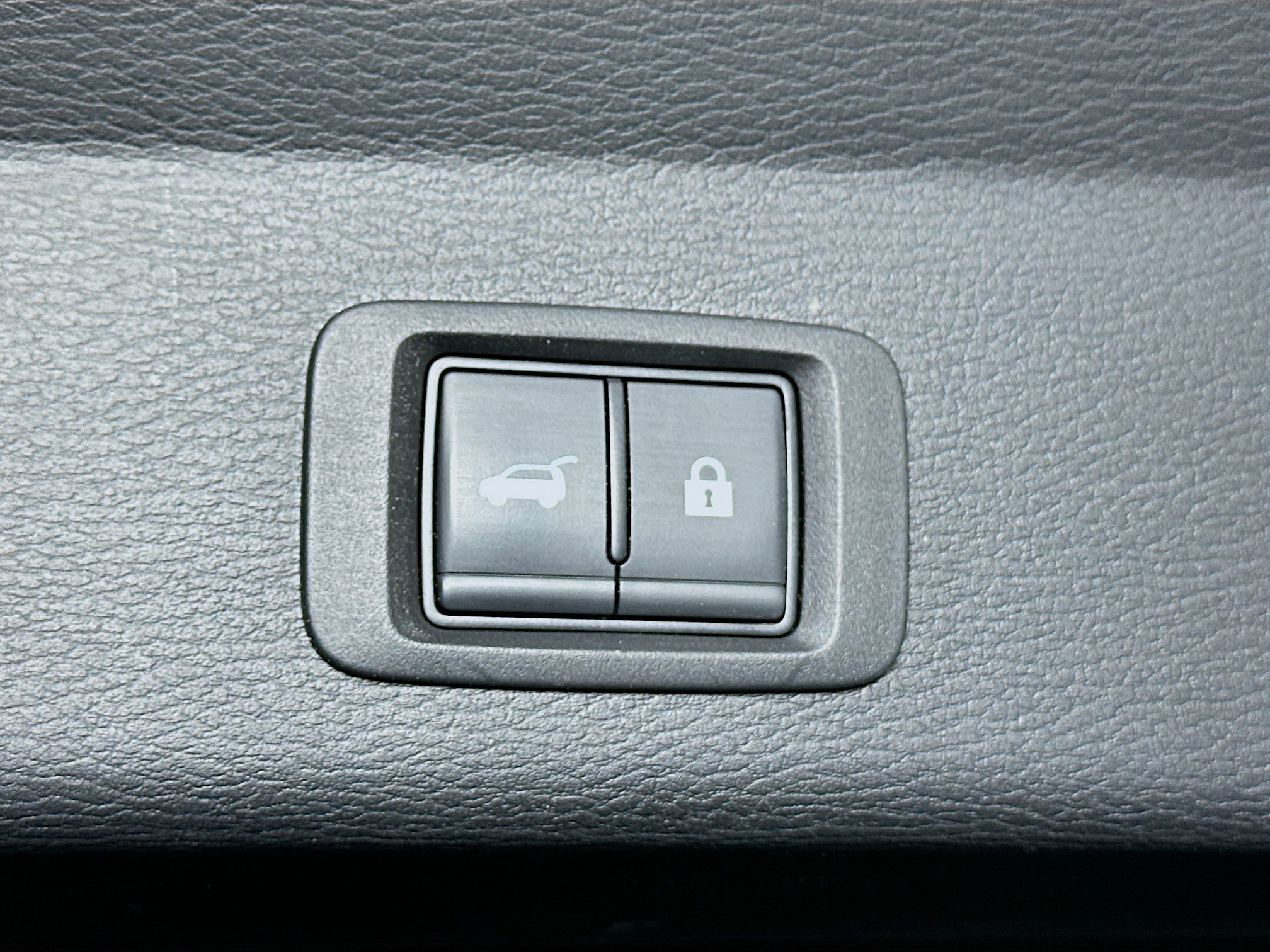 Used 2024 Mitsubishi Outlander SE image 29