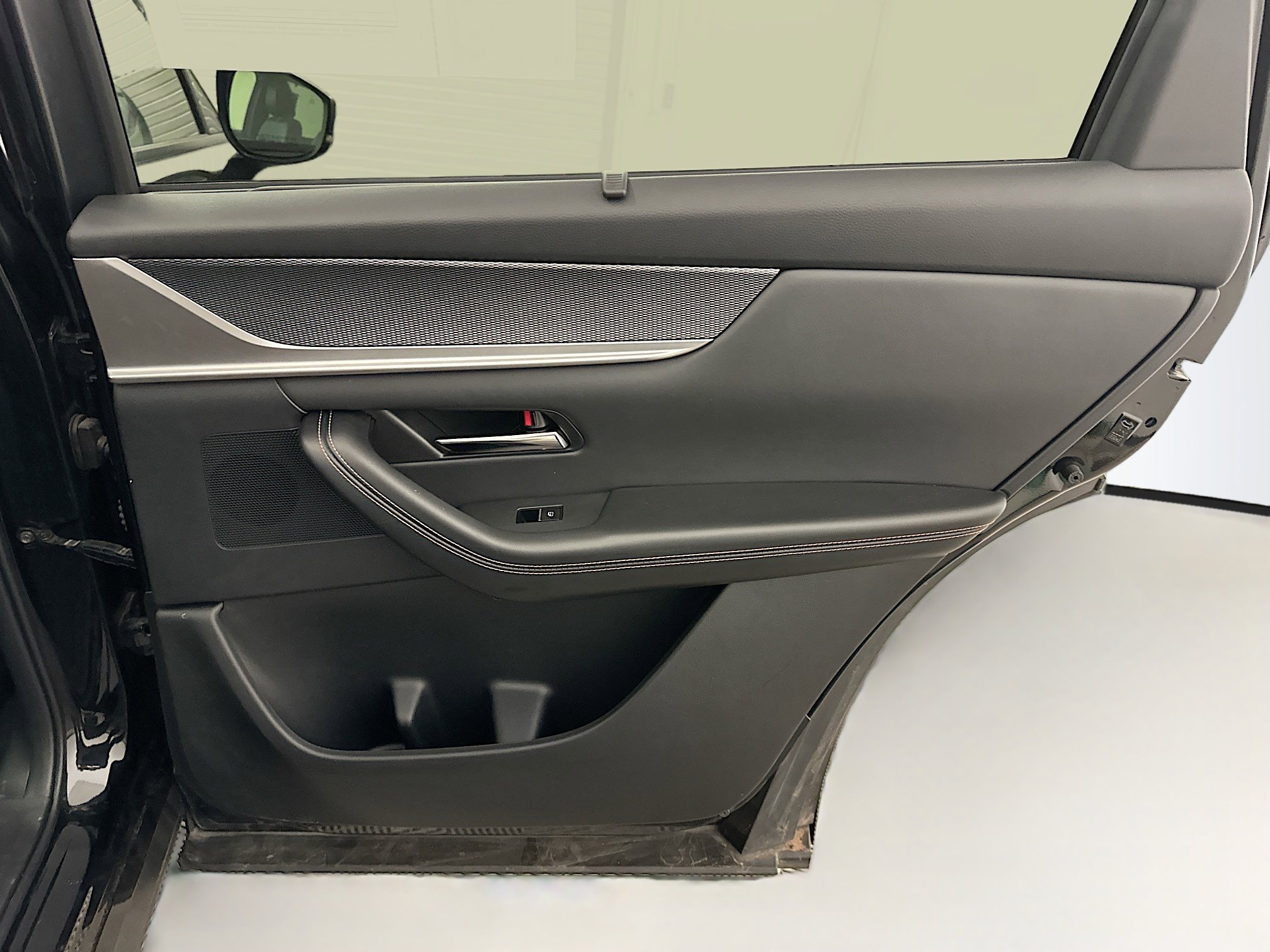 Used 2025 MAZDA CX-90 3.3 Turbo w/ Premium Sport Pkg image 34