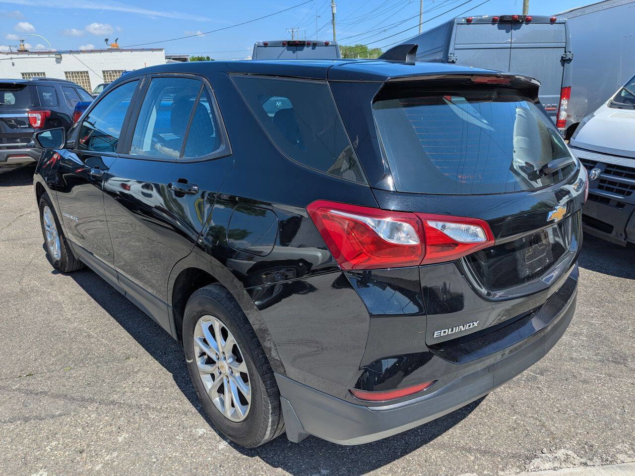 Used 2020 Chevrolet Equinox LS w/ LPO, Floor Liner Package image 5