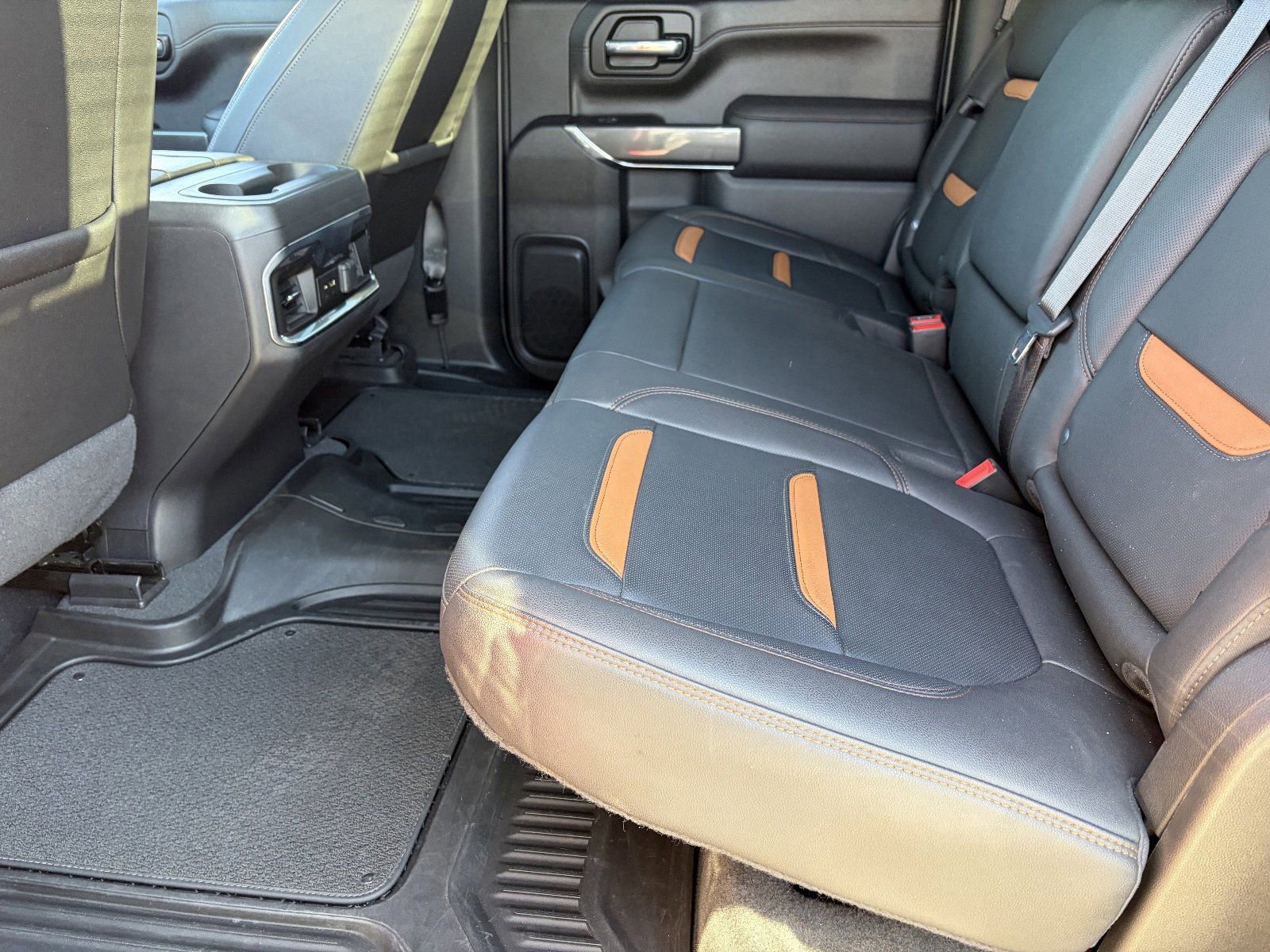 Certified 2022 GMC Sierra 1500 AT4 w/ AT4 Preferred Package AWD/4WD image 18