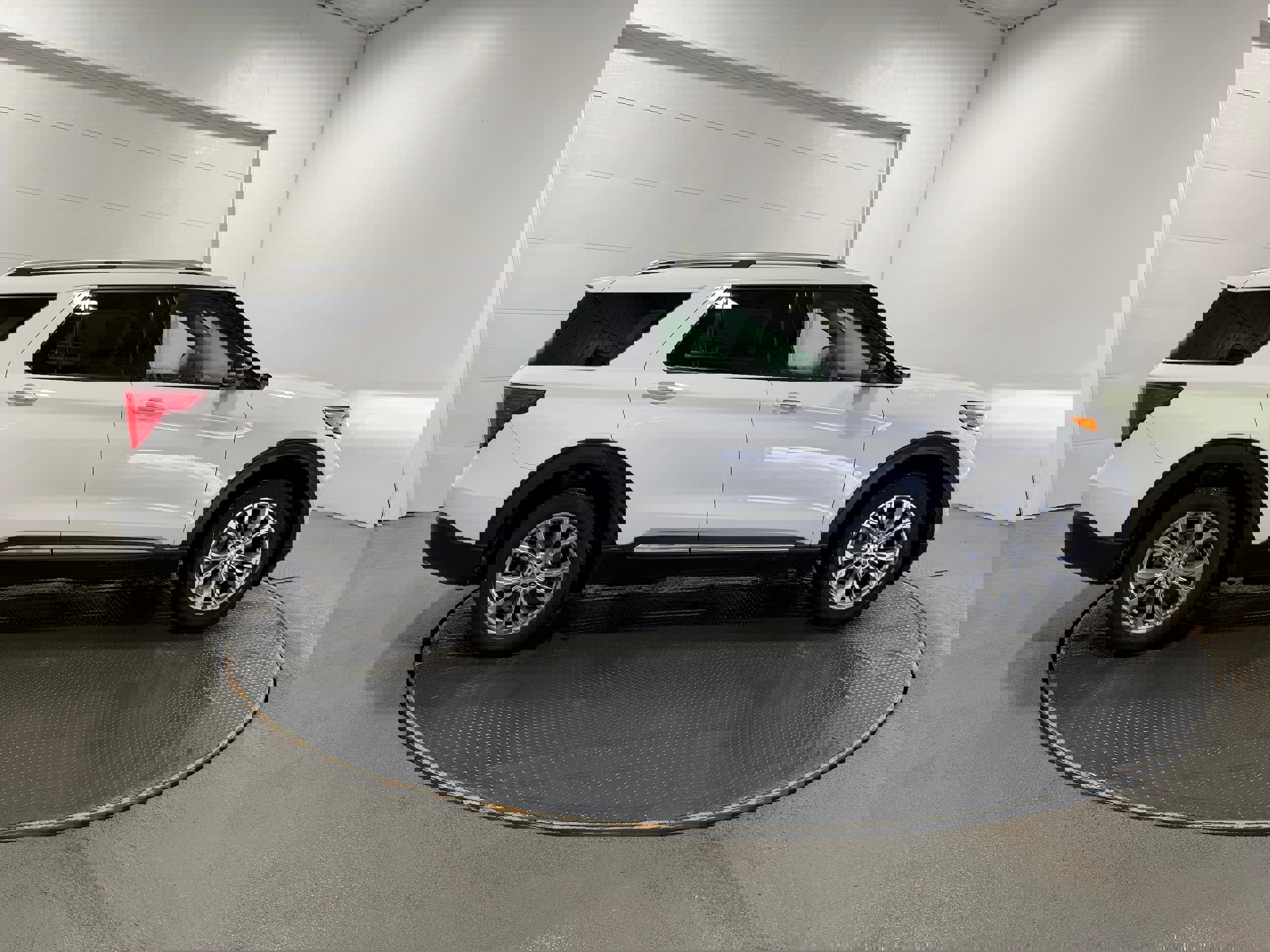 Used 2021 Ford Explorer Limited w/ Equipment Group 301A image 37