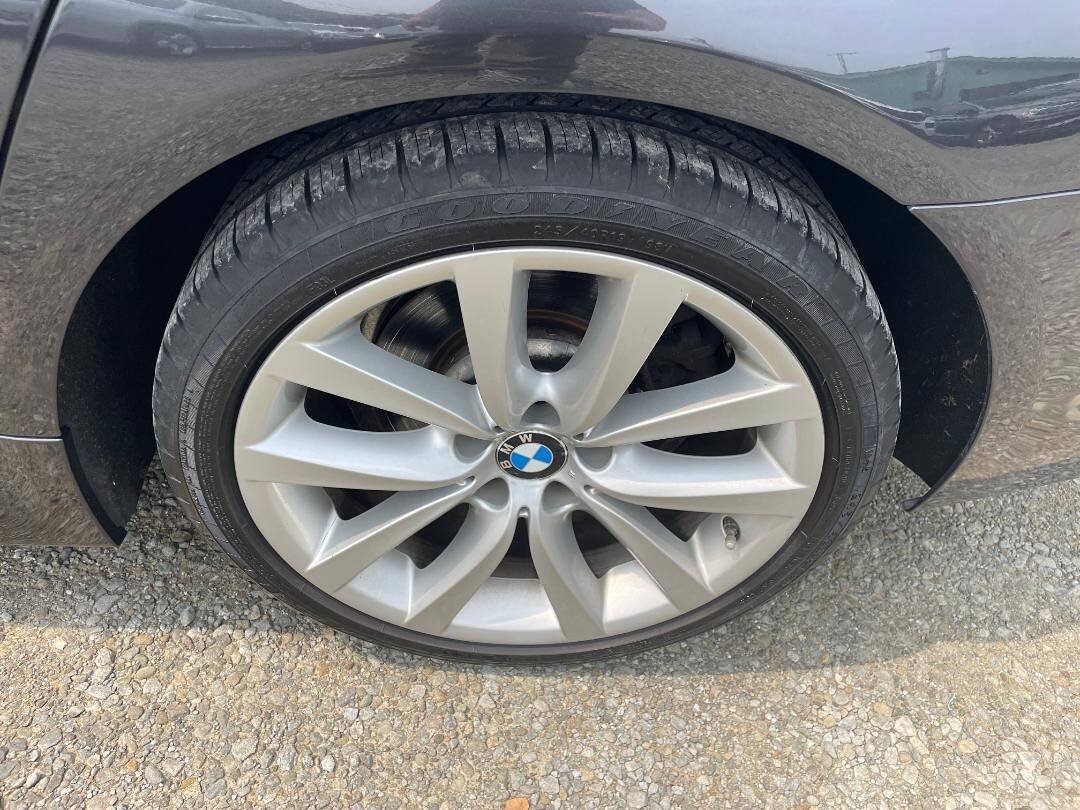 Used 2011 BMW 535i xDrive Sedan AWD/4WD image 29