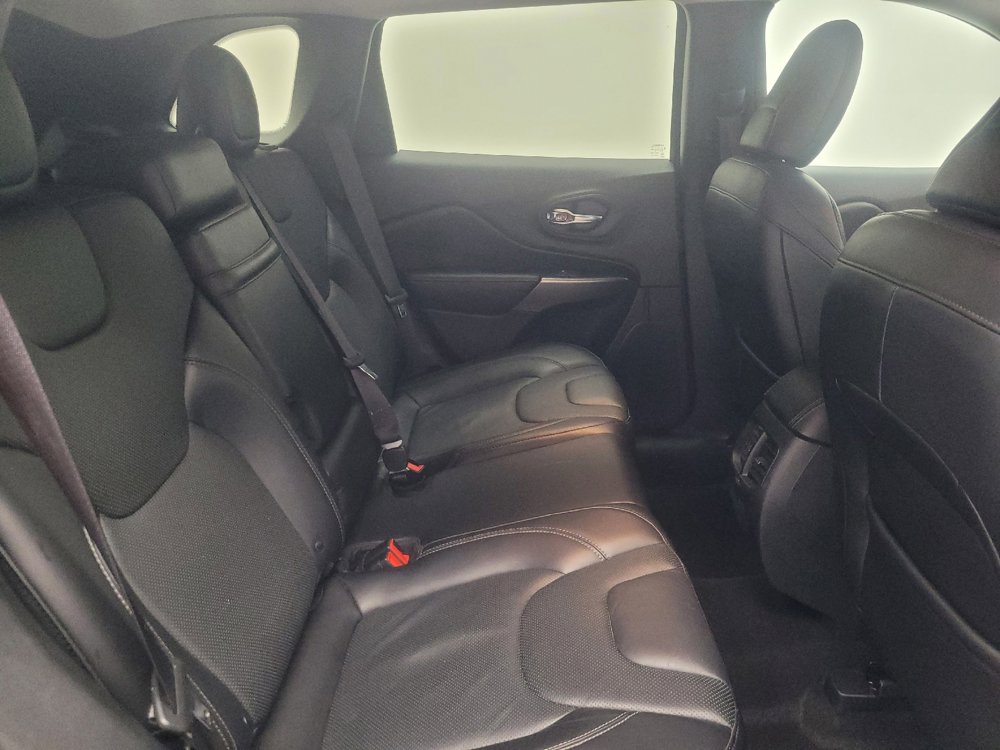 Used 2019 Jeep Cherokee Limited AWD/4WD image 19