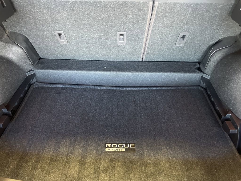 Used 2022 Nissan Rogue Sport S image 31