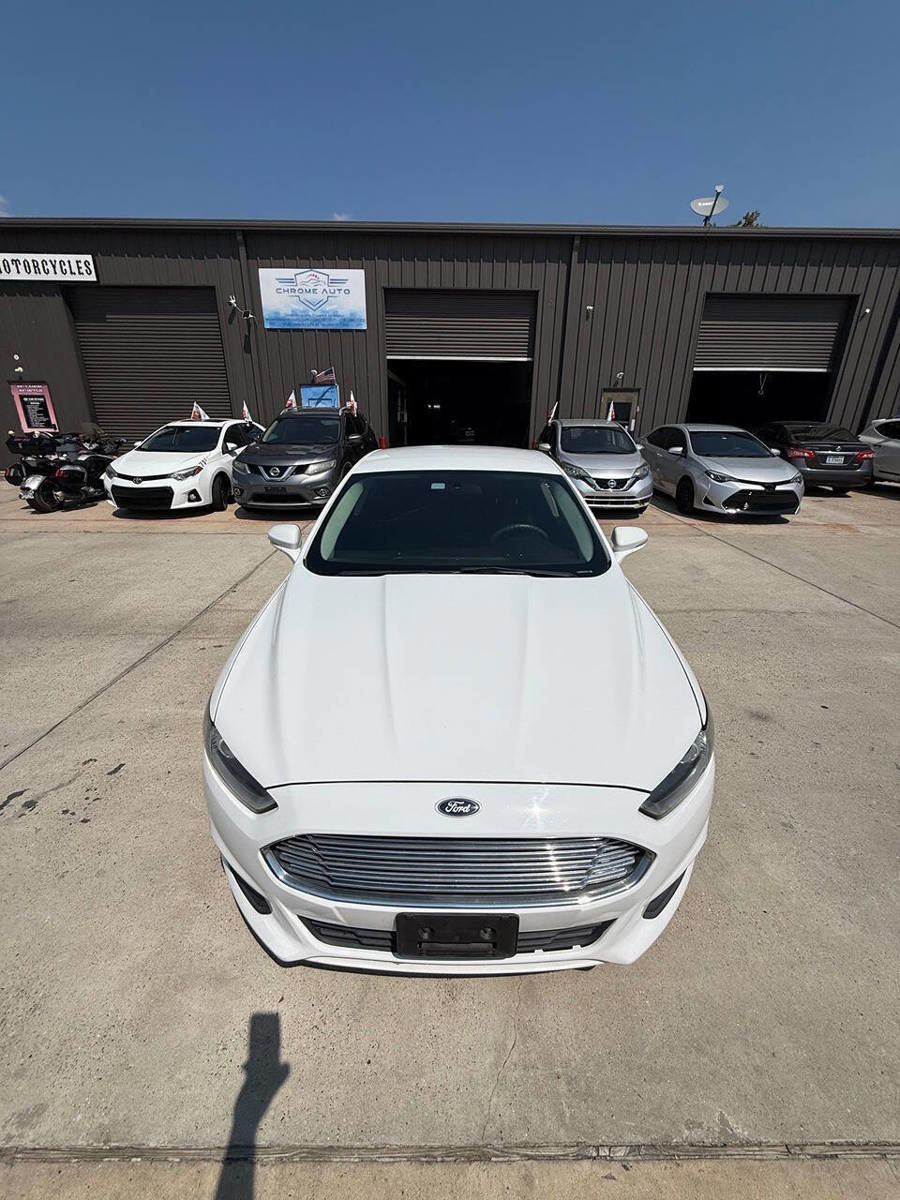 Used 2015 Ford Fusion SE image 18